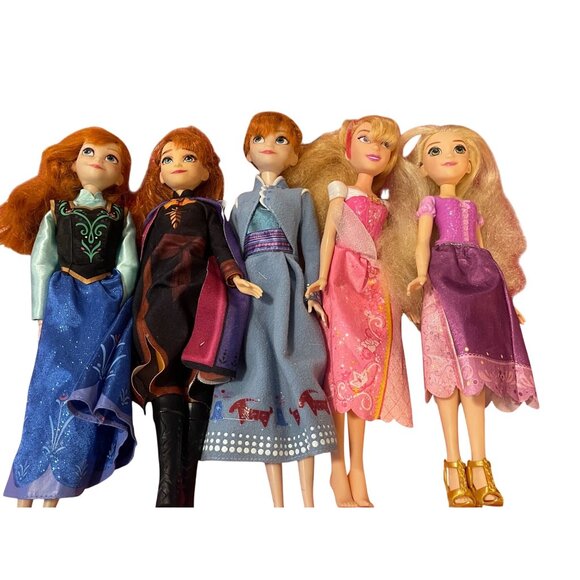 Lot of 5 Disney Play Dolls USED 3 Elsas 2 Rapunzel's - Picture 3 of 4